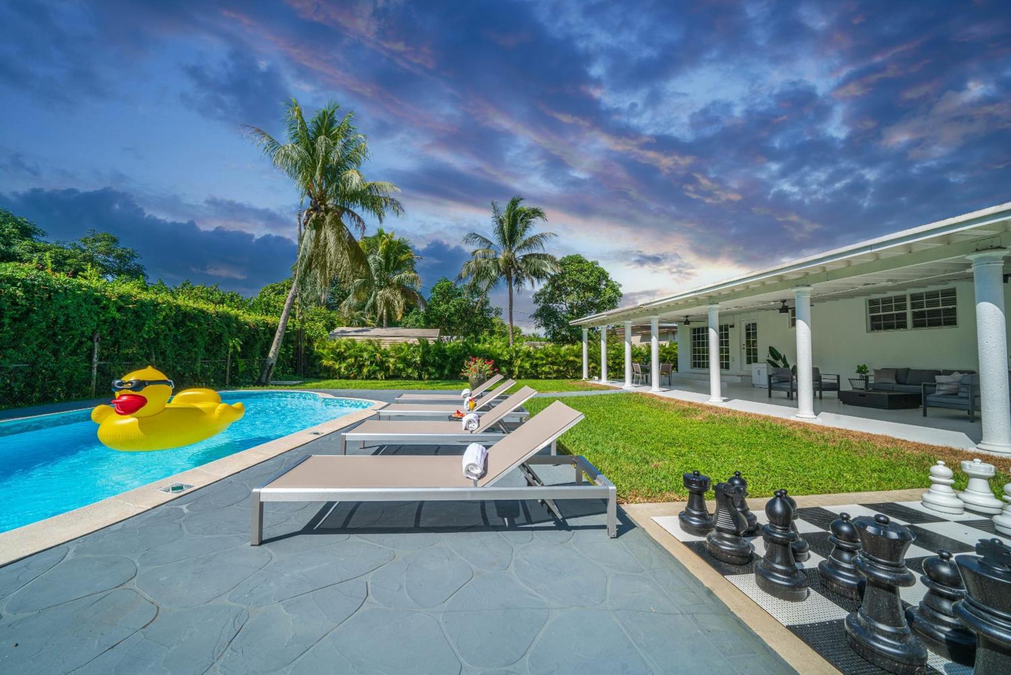 Villa New Tropical Oasis Retreat In Miami Extérieur photo