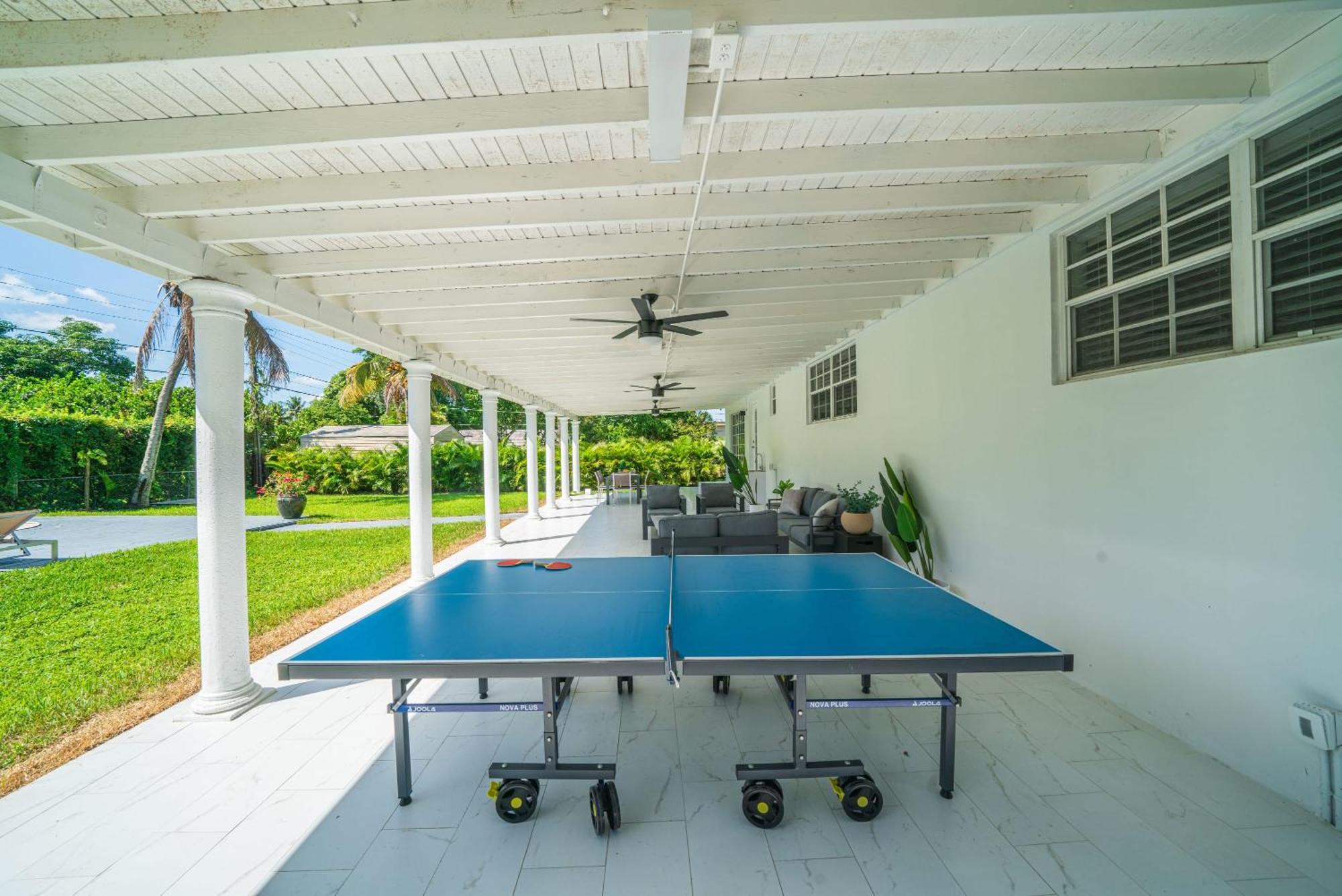 Villa New Tropical Oasis Retreat In Miami Extérieur photo