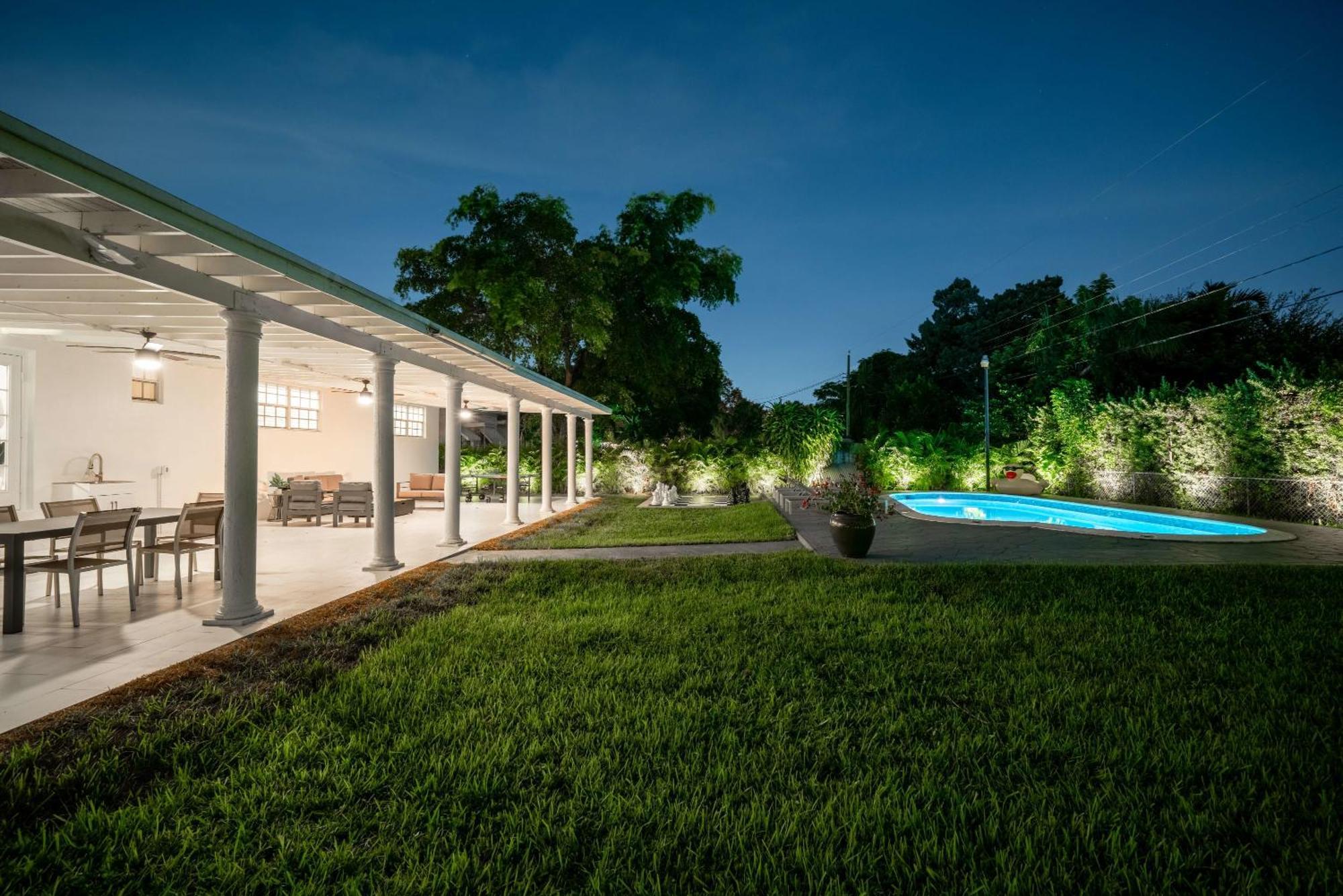 Villa New Tropical Oasis Retreat In Miami Extérieur photo