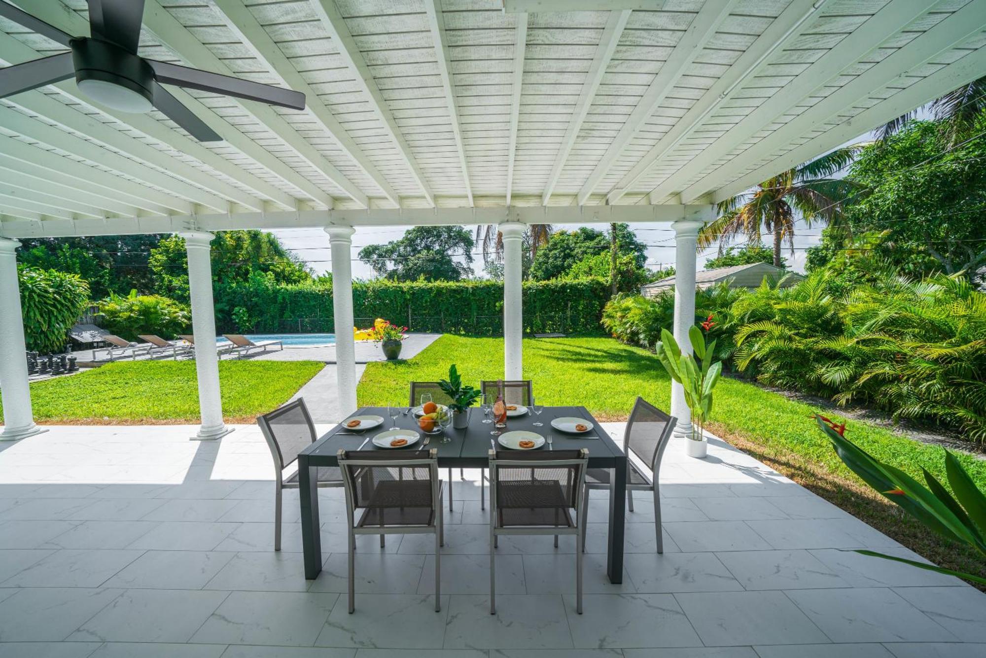 Villa New Tropical Oasis Retreat In Miami Extérieur photo