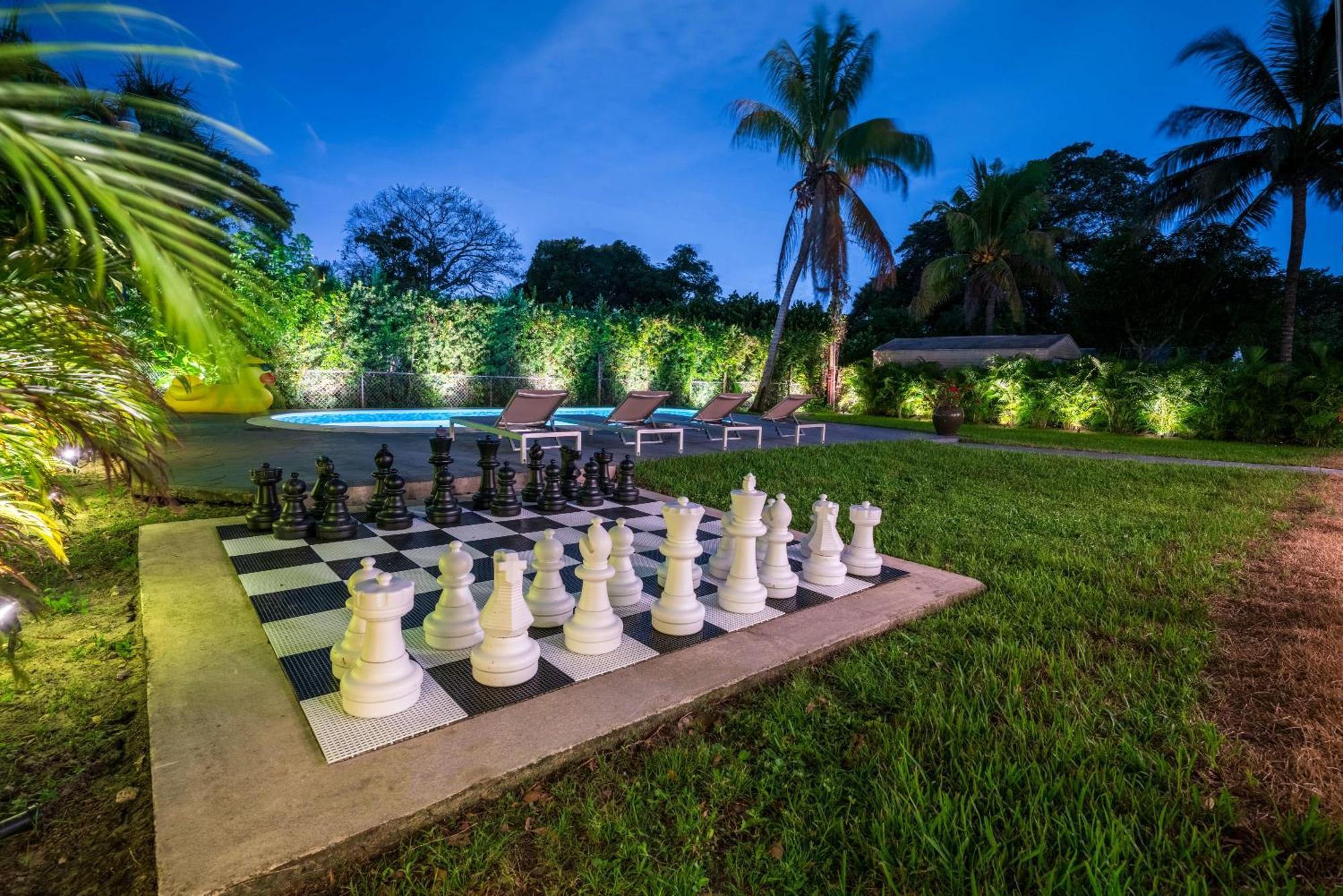 Villa New Tropical Oasis Retreat In Miami Extérieur photo
